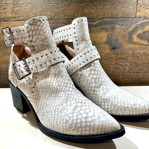 Steve Madden Andy crocodile boots